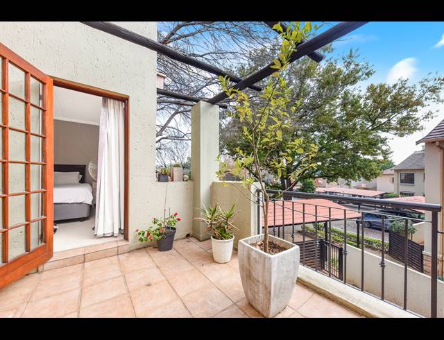 3 BEDROOM APARTMENT FOR SALE IN PAULSHOF